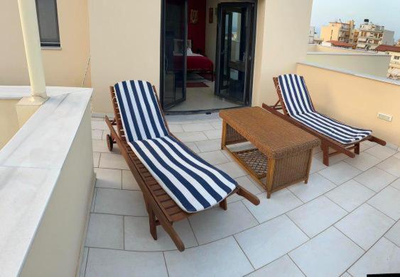 Appartement Nest & Nook à Chios Town Extérieur photo
